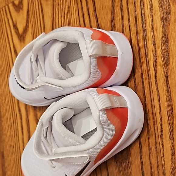 Nike Sneakers - Picture 4 of 7